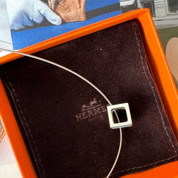 HERMES RARE Color Silver Tone Necklace with 2-Way H Pendant W/Box & Dust Bag - Picture 5 of 8